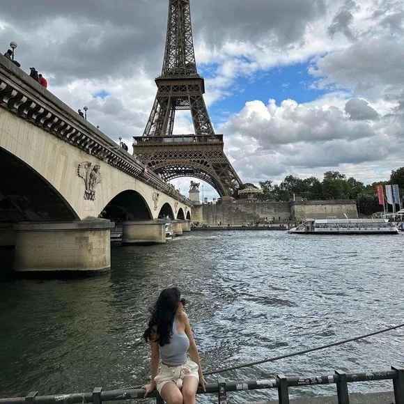 Aritizia sky blue criss cross tank - Picture 2 of 2